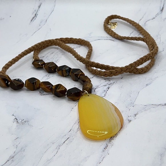 NWT French Connection Tiger Eye and Agate Pendant Necklace. - Picture 1 of 9